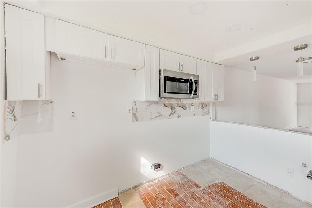 For Sale: $125,000 (2 beds, 2 baths, 1050 Square Feet)