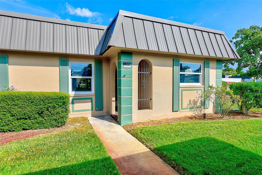 For Sale: $125,000 (2 beds, 2 baths, 1050 Square Feet)