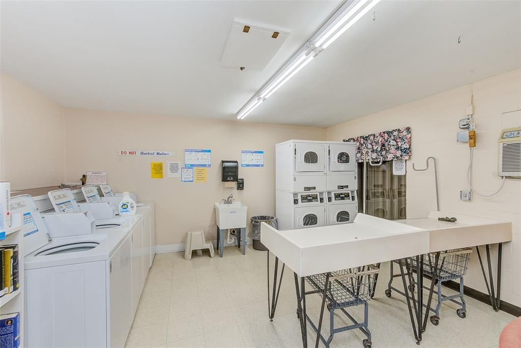 For Sale: $125,000 (2 beds, 2 baths, 1050 Square Feet)