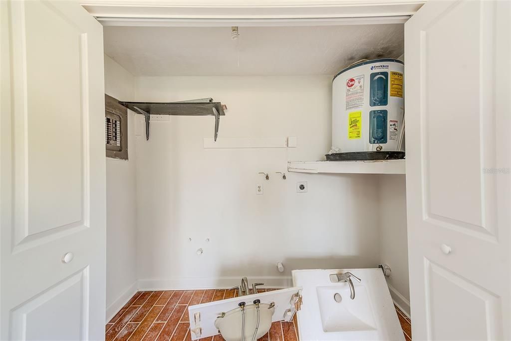 For Sale: $125,000 (2 beds, 2 baths, 1050 Square Feet)