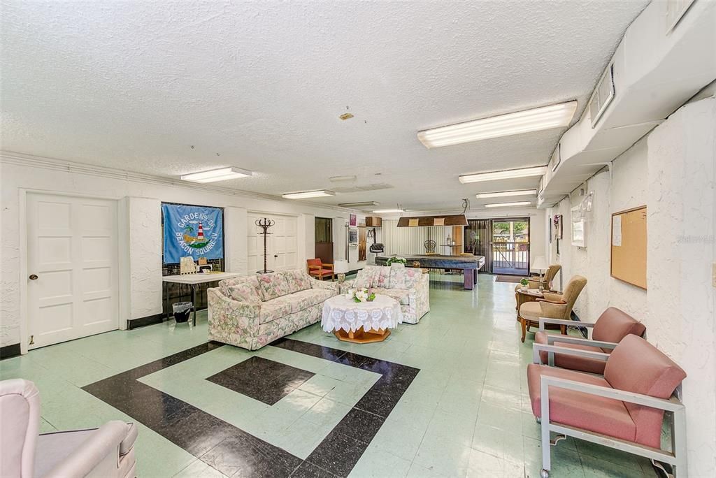 For Sale: $125,000 (2 beds, 2 baths, 1050 Square Feet)