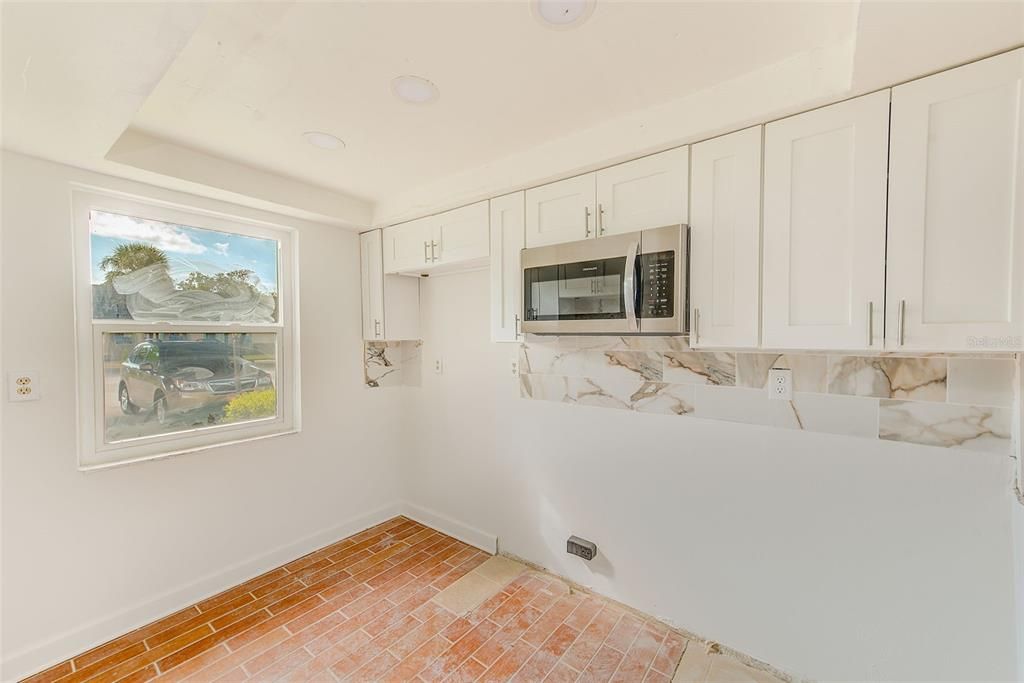 For Sale: $125,000 (2 beds, 2 baths, 1050 Square Feet)