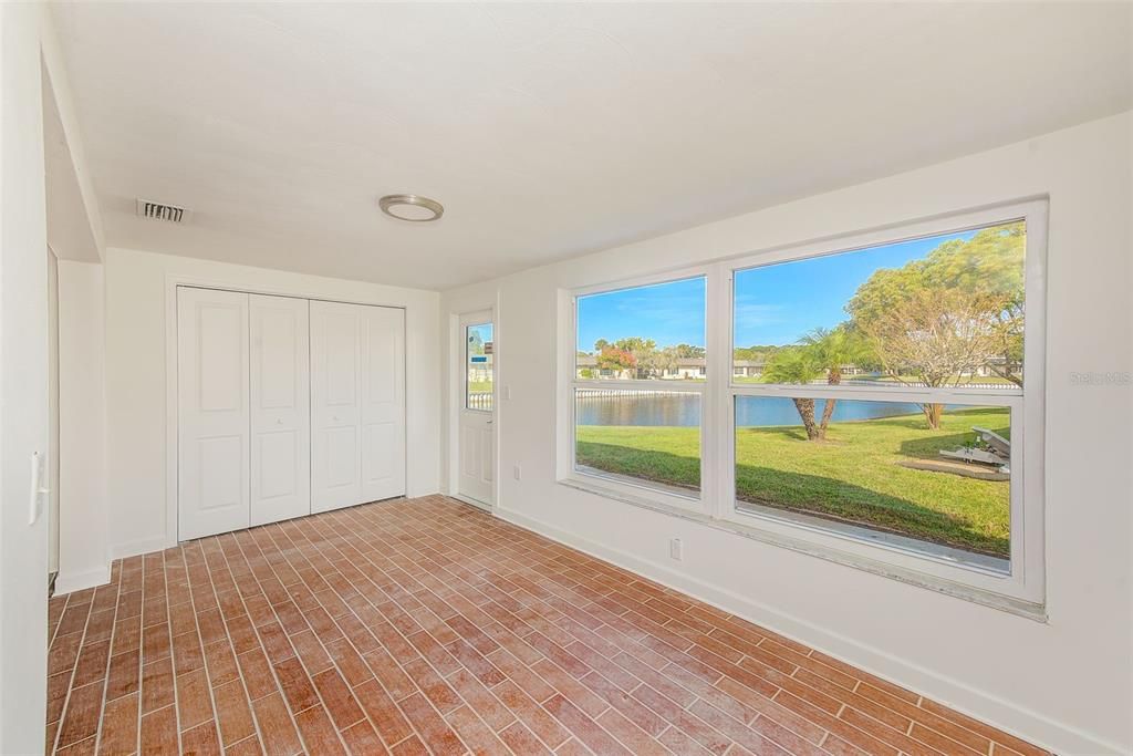 For Sale: $125,000 (2 beds, 2 baths, 1050 Square Feet)