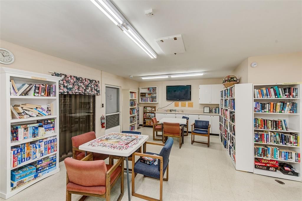 For Sale: $125,000 (2 beds, 2 baths, 1050 Square Feet)