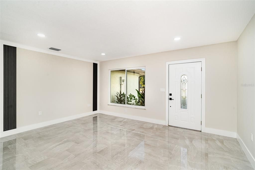 Active With Contract: $390,000 (3 beds, 2 baths, 1408 Square Feet)