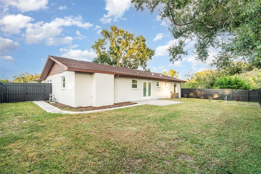 Active With Contract: $390,000 (3 beds, 2 baths, 1408 Square Feet)