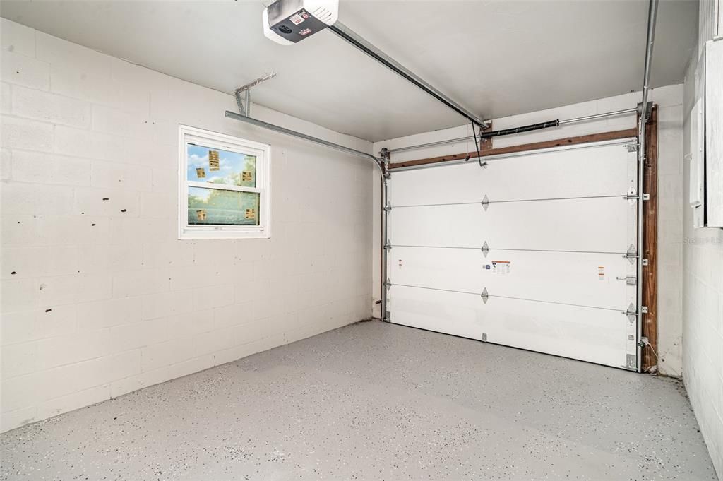 Active With Contract: $390,000 (3 beds, 2 baths, 1408 Square Feet)