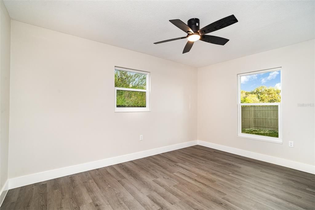 Active With Contract: $390,000 (3 beds, 2 baths, 1408 Square Feet)