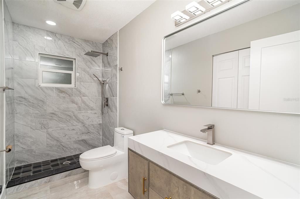 Active With Contract: $390,000 (3 beds, 2 baths, 1408 Square Feet)