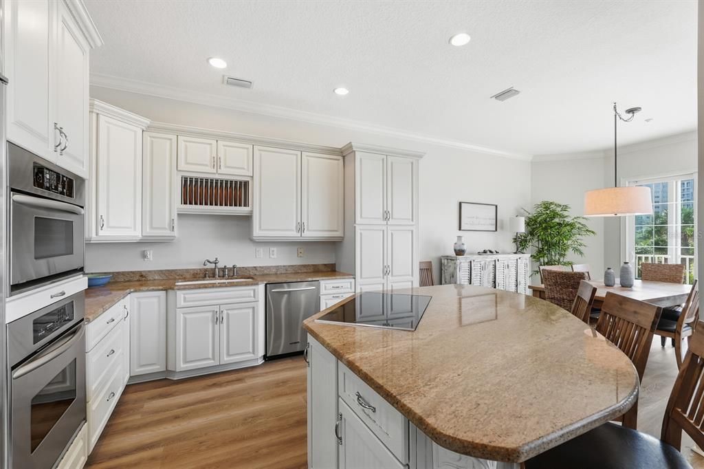 For Sale: $1,699,000 (5 beds, 4 baths, 3658 Square Feet)