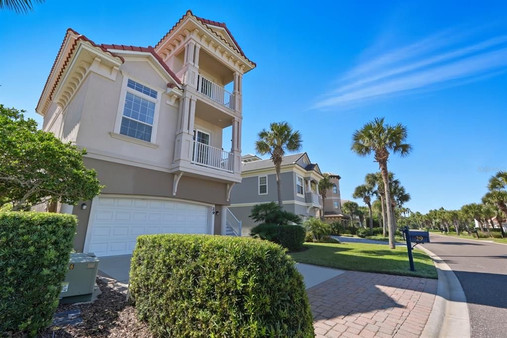 For Sale: $1,699,000 (5 beds, 4 baths, 3658 Square Feet)