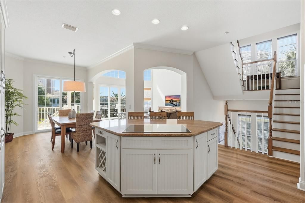 For Sale: $1,699,000 (5 beds, 4 baths, 3658 Square Feet)