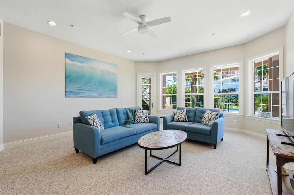 For Sale: $1,699,000 (5 beds, 4 baths, 3658 Square Feet)