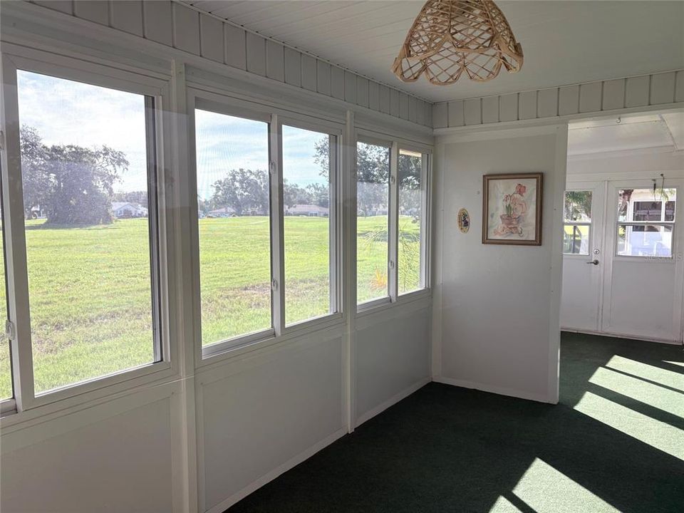 For Sale: $124,900 (2 beds, 2 baths, 960 Square Feet)