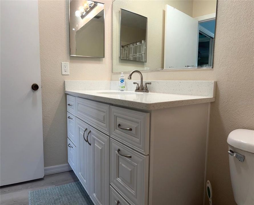 For Sale: $124,900 (2 beds, 2 baths, 960 Square Feet)