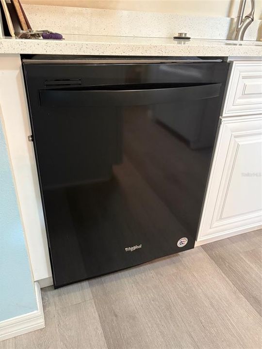 For Sale: $124,900 (2 beds, 2 baths, 960 Square Feet)