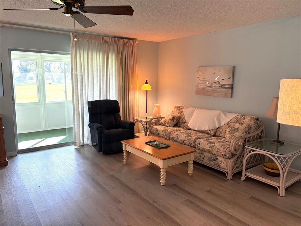 For Sale: $124,900 (2 beds, 2 baths, 960 Square Feet)