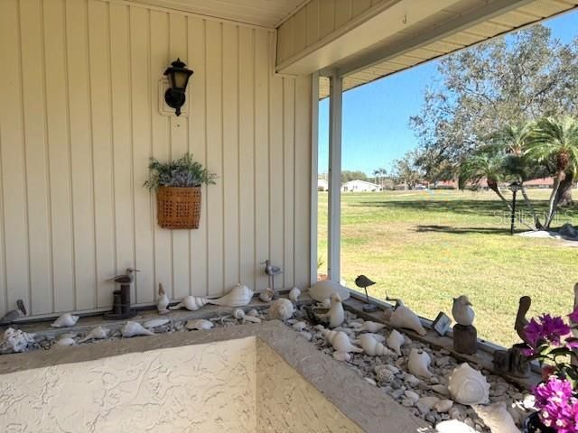 For Sale: $124,900 (2 beds, 2 baths, 960 Square Feet)