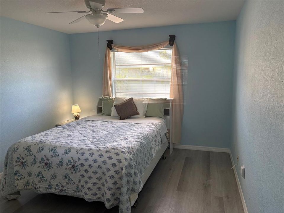 For Sale: $124,900 (2 beds, 2 baths, 960 Square Feet)