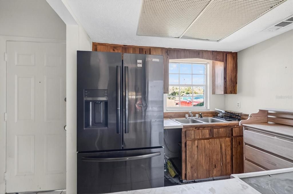 На продажу: $165,000 (2 спален, 1 ванн, 794 Квадратных фут)