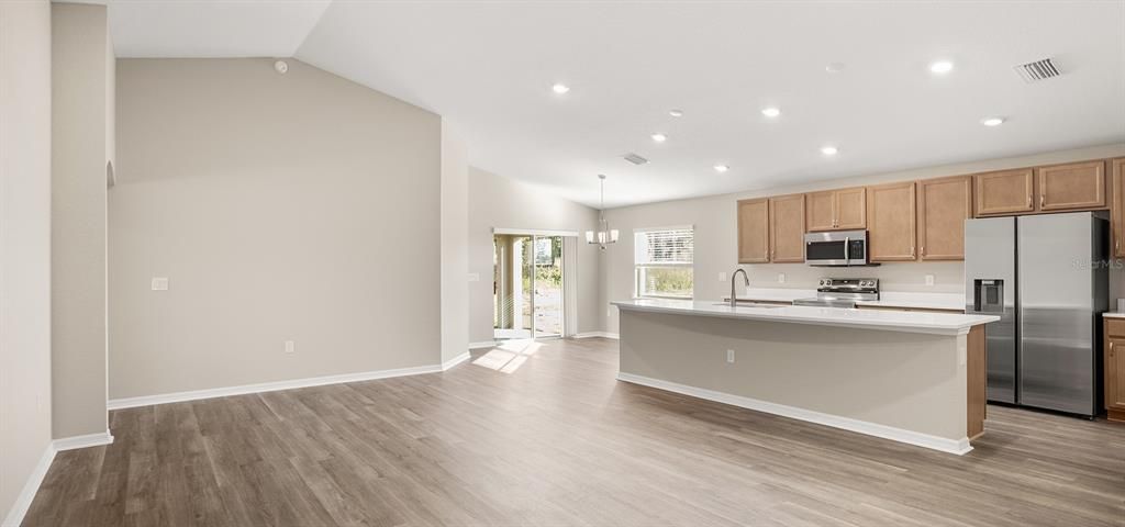 Active With Contract: $291,900 (4 beds, 2 baths, 1819 Square Feet)