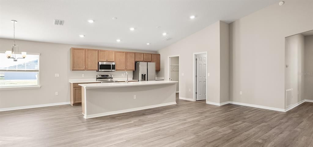 Active With Contract: $291,900 (4 beds, 2 baths, 1819 Square Feet)