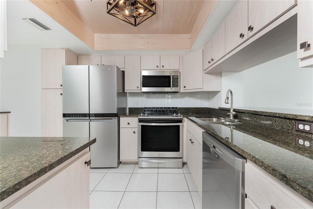 На продажу: $225,000 (3 спален, 2 ванн, 1360 Квадратных фут)