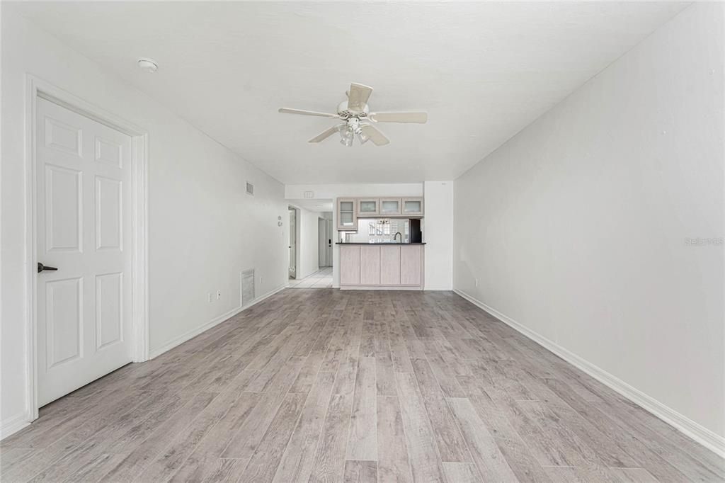 На продажу: $225,000 (3 спален, 2 ванн, 1360 Квадратных фут)