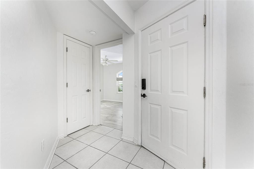 На продажу: $225,000 (3 спален, 2 ванн, 1360 Квадратных фут)