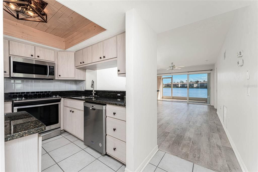 На продажу: $225,000 (3 спален, 2 ванн, 1360 Квадратных фут)