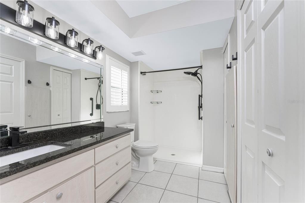 На продажу: $225,000 (3 спален, 2 ванн, 1360 Квадратных фут)