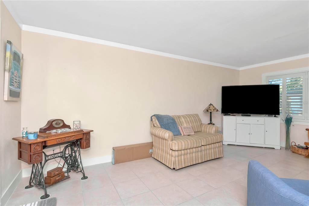 待售: $185,000 (1 贝兹, 1 浴室, 686 平方英尺)