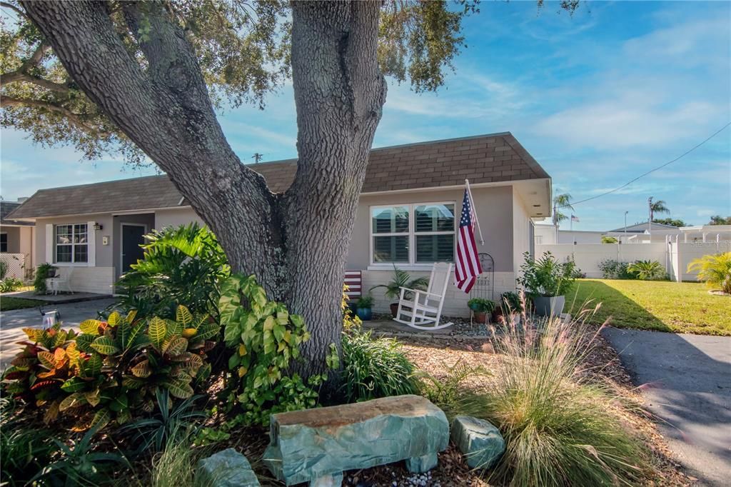 待售: $185,000 (1 贝兹, 1 浴室, 686 平方英尺)