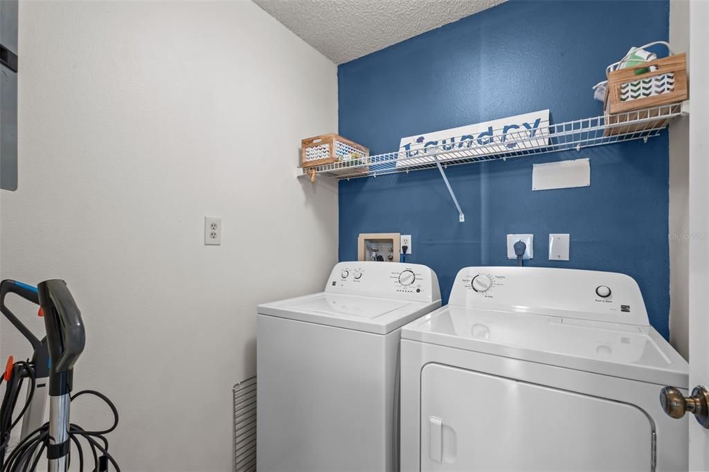 Active With Contract: $190,000 (2 beds, 2 baths, 1300 Square Feet)