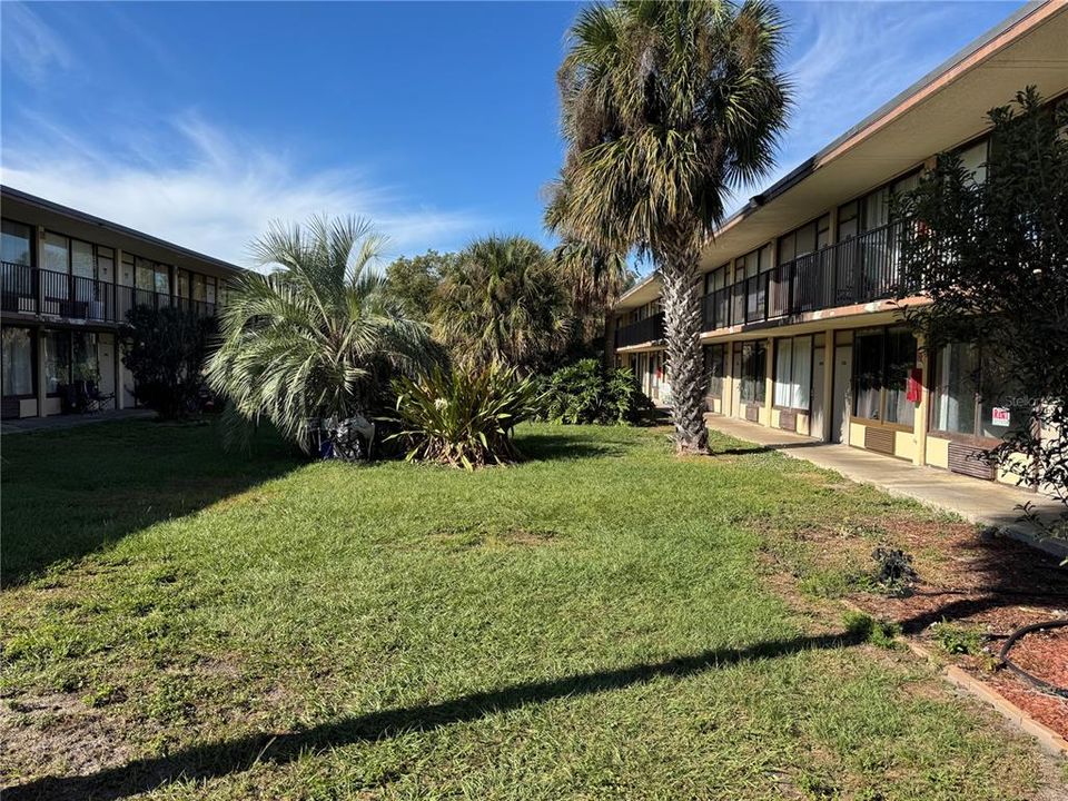 For Rent: $950 (1 beds, 1 baths, 276 Square Feet)