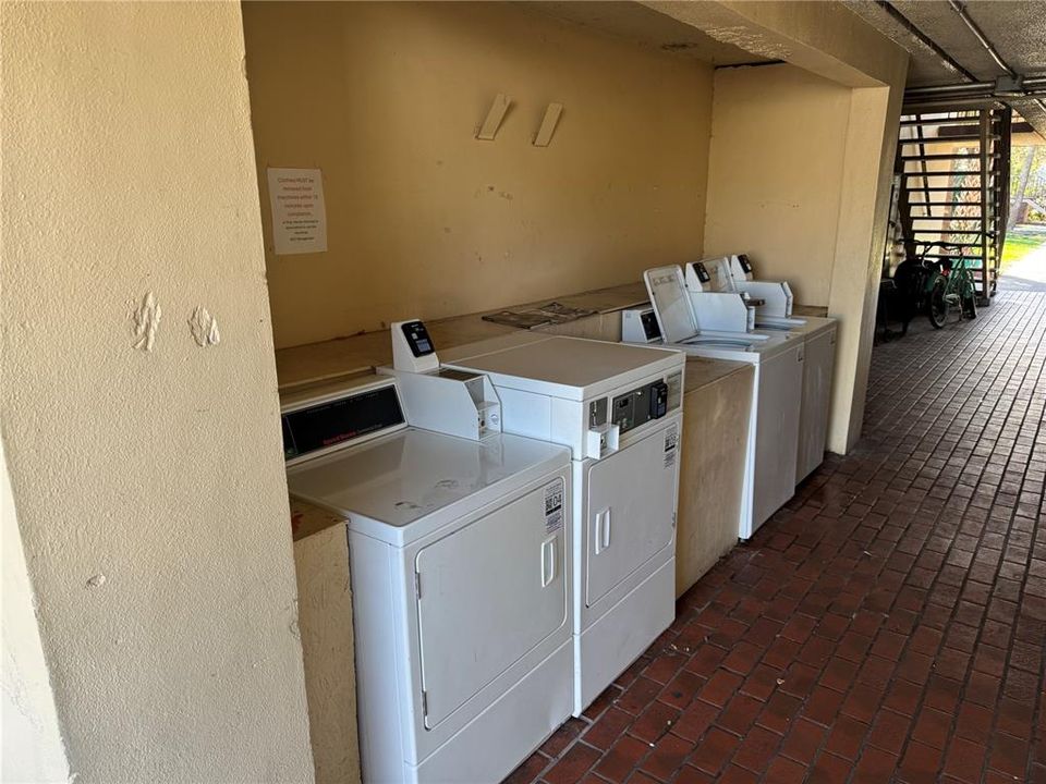 For Rent: $950 (1 beds, 1 baths, 276 Square Feet)