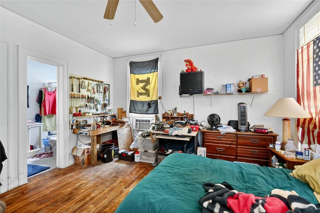 For Sale: $459,900 (6 beds, 0 baths, 3382 Square Feet)