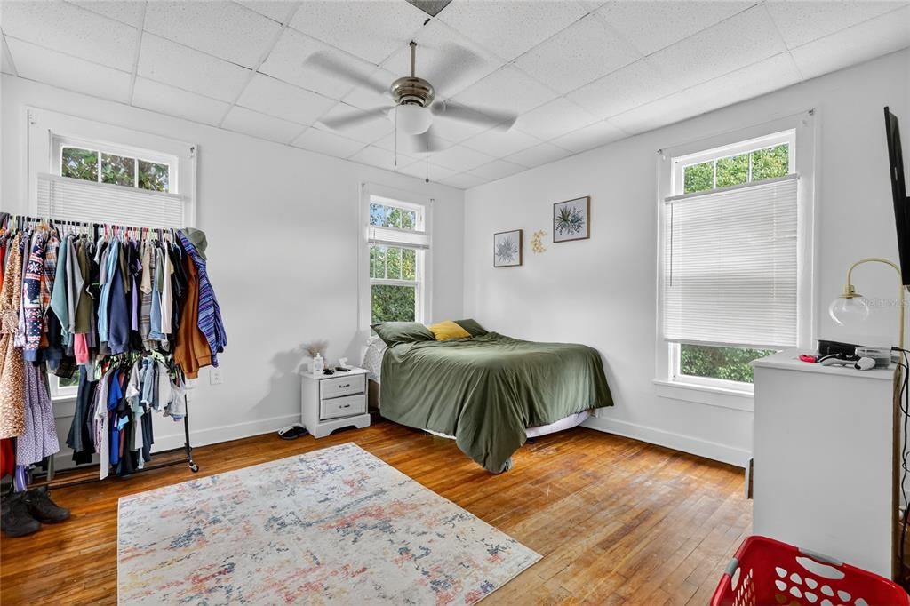 For Sale: $459,900 (6 beds, 0 baths, 3382 Square Feet)