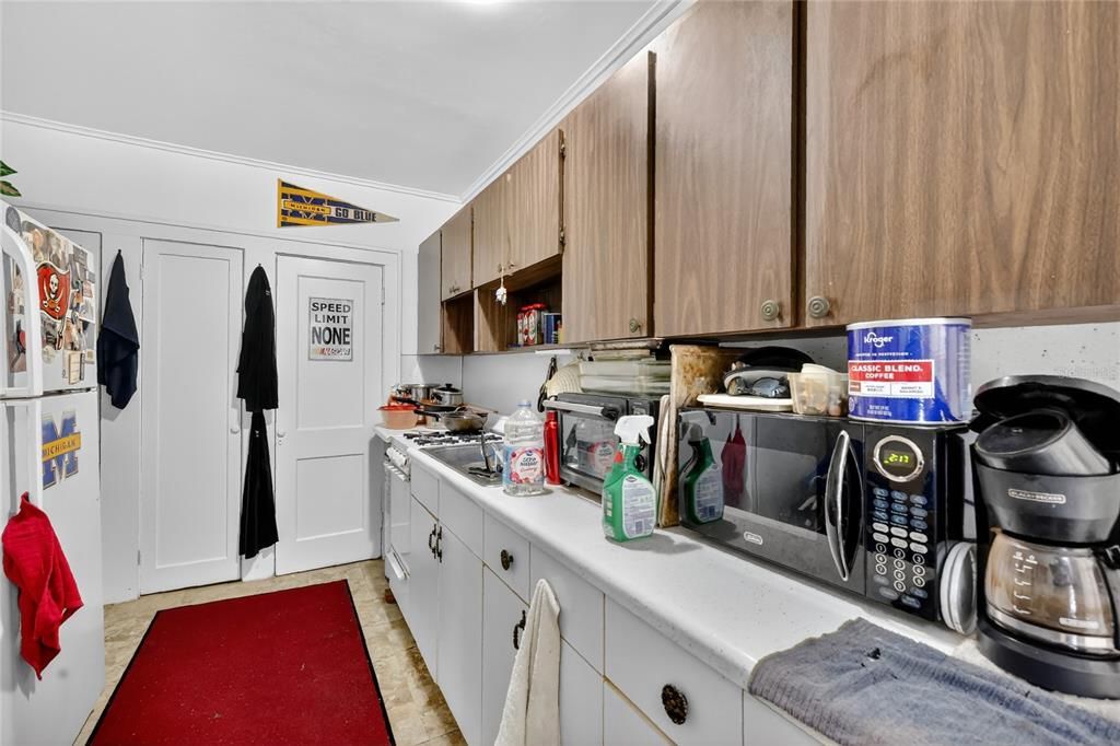 For Sale: $459,900 (6 beds, 0 baths, 3382 Square Feet)