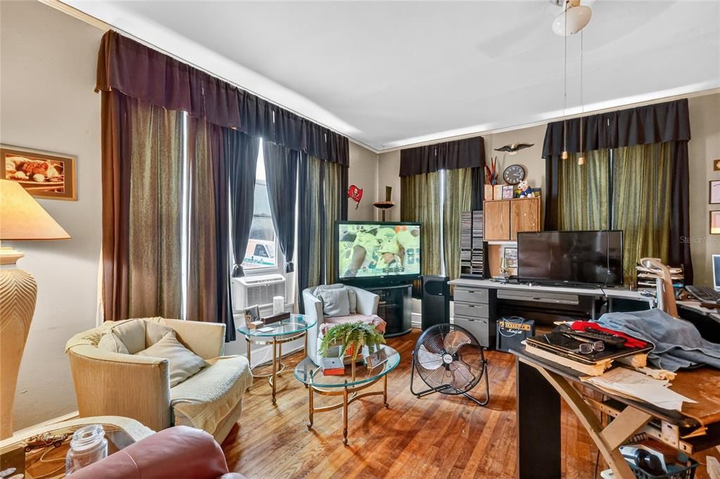 For Sale: $459,900 (6 beds, 0 baths, 3382 Square Feet)