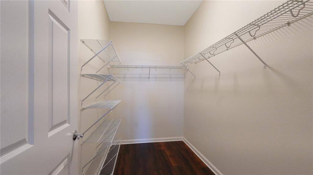 На продажу: $309,900 (3 спален, 2 ванн, 1711 Квадратных фут)