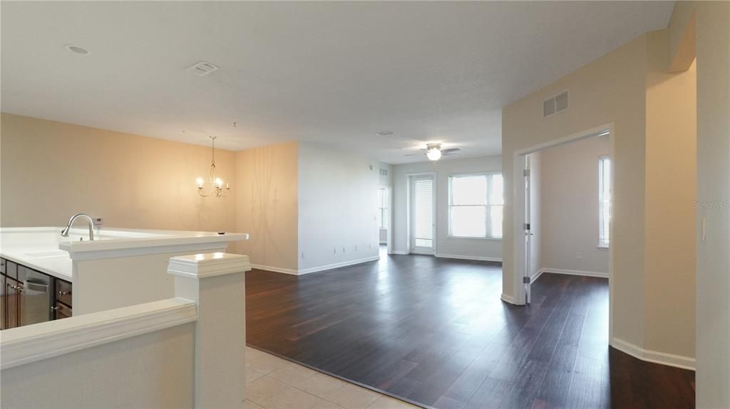 На продажу: $309,900 (3 спален, 2 ванн, 1711 Квадратных фут)