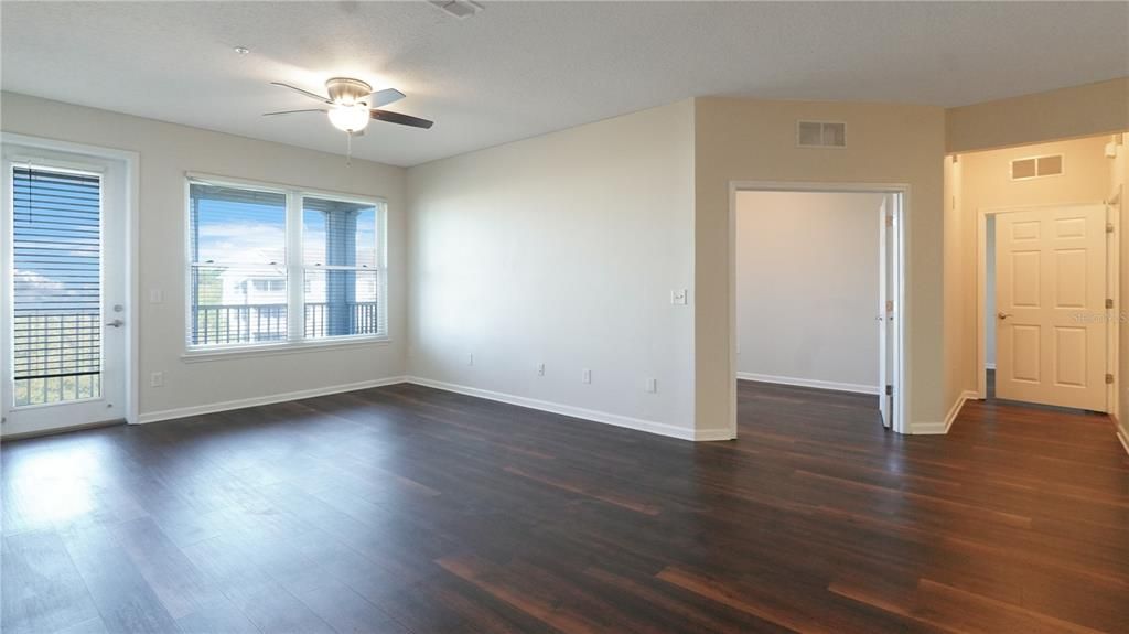 На продажу: $309,900 (3 спален, 2 ванн, 1711 Квадратных фут)