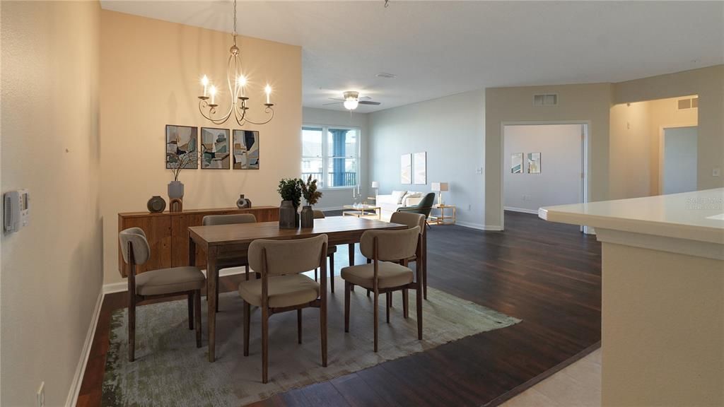 На продажу: $309,900 (3 спален, 2 ванн, 1711 Квадратных фут)