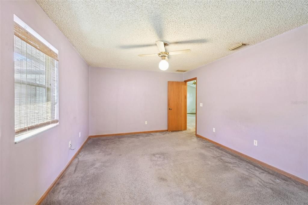 Active With Contract: $249,900 (3 beds, 2 baths, 1450 Square Feet)