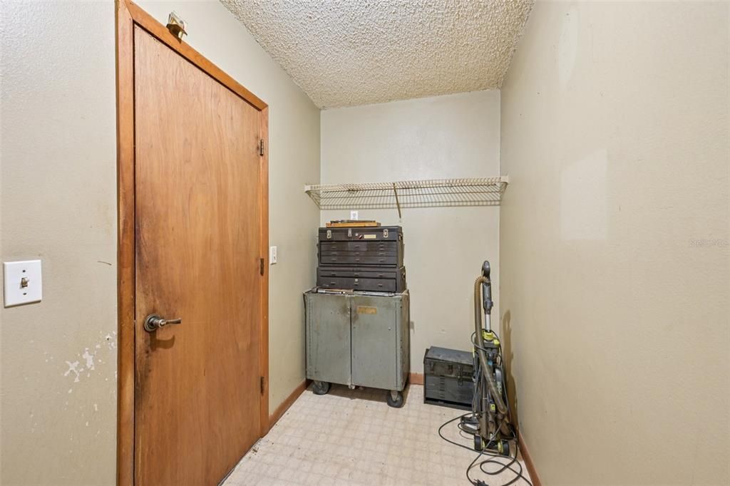 Active With Contract: $249,900 (3 beds, 2 baths, 1450 Square Feet)