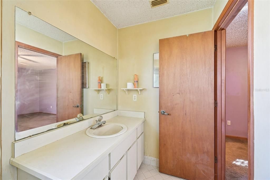 Active With Contract: $249,900 (3 beds, 2 baths, 1450 Square Feet)