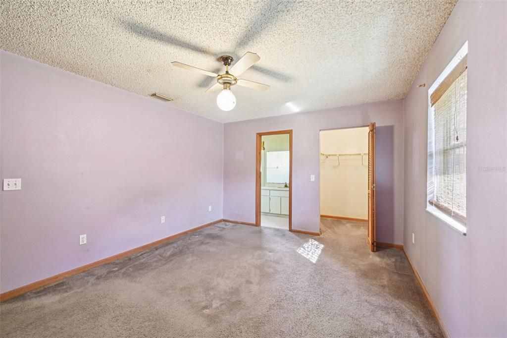 Active With Contract: $249,900 (3 beds, 2 baths, 1450 Square Feet)