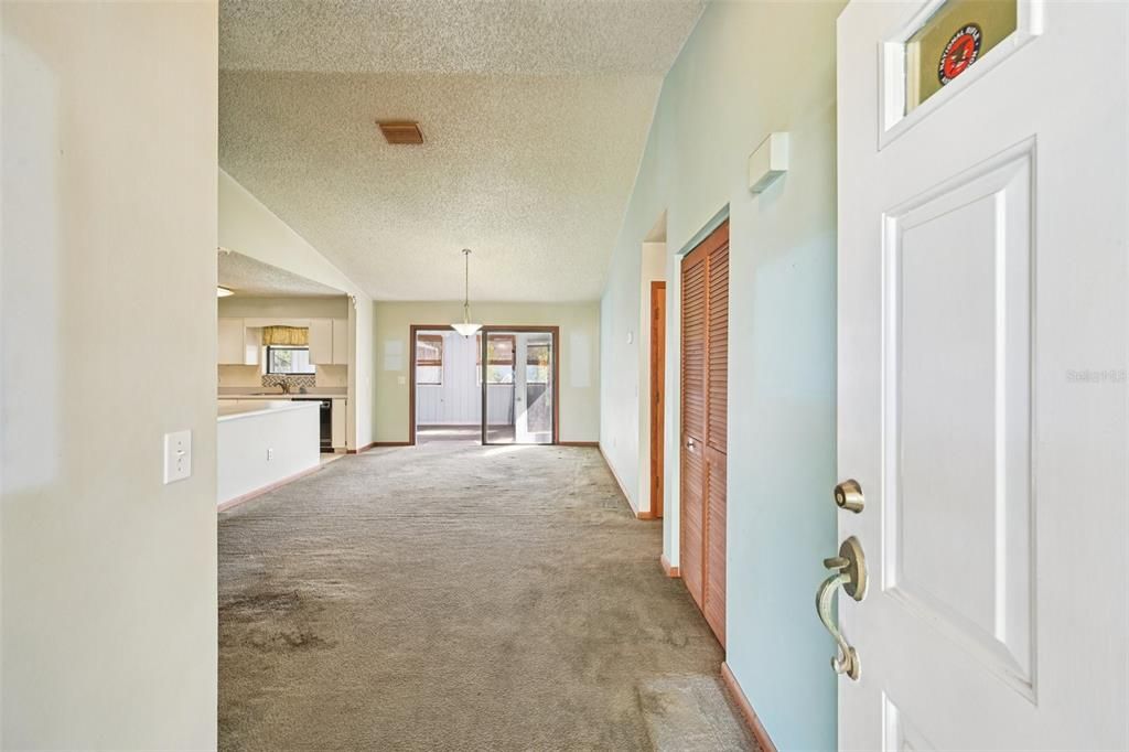 Active With Contract: $249,900 (3 beds, 2 baths, 1450 Square Feet)