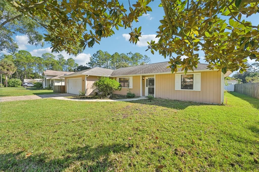 Active With Contract: $249,900 (3 beds, 2 baths, 1450 Square Feet)